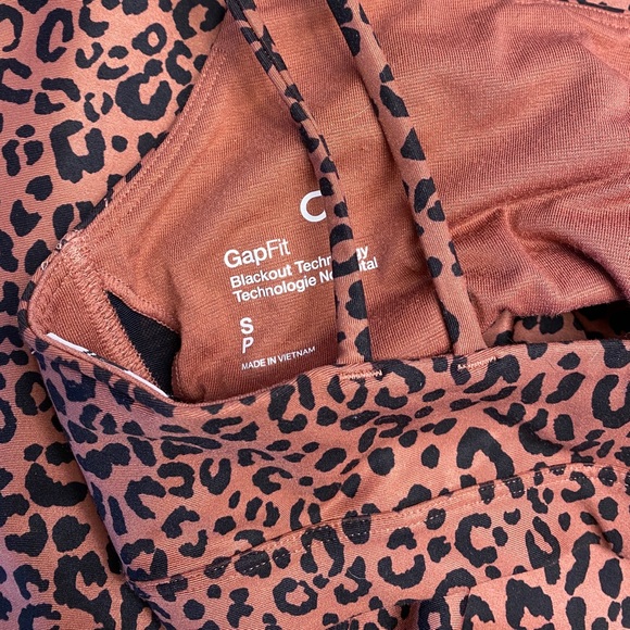 Gapfit two piece gym workout matching set - Picture 9 of 11